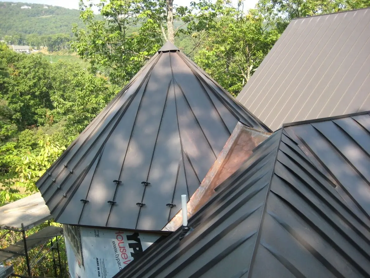Professional Roof Tarp Installation by Craftsman Roofing in Wonderwood
